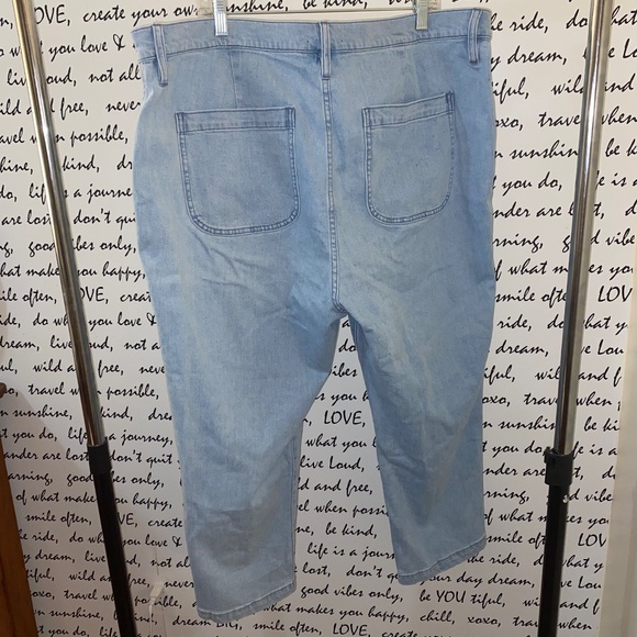 Straight-leg crop jean in indigo cove wash - Picture 5 of 9